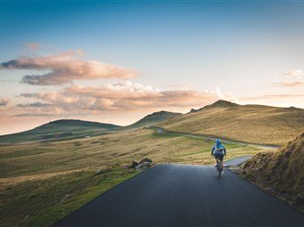 bossfight-free-stock-photos-man-bike-trail-clouds-sky