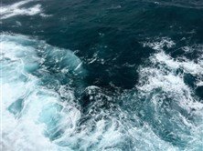bossfight-free-stock-photos-ocean-water-froth-bubbles